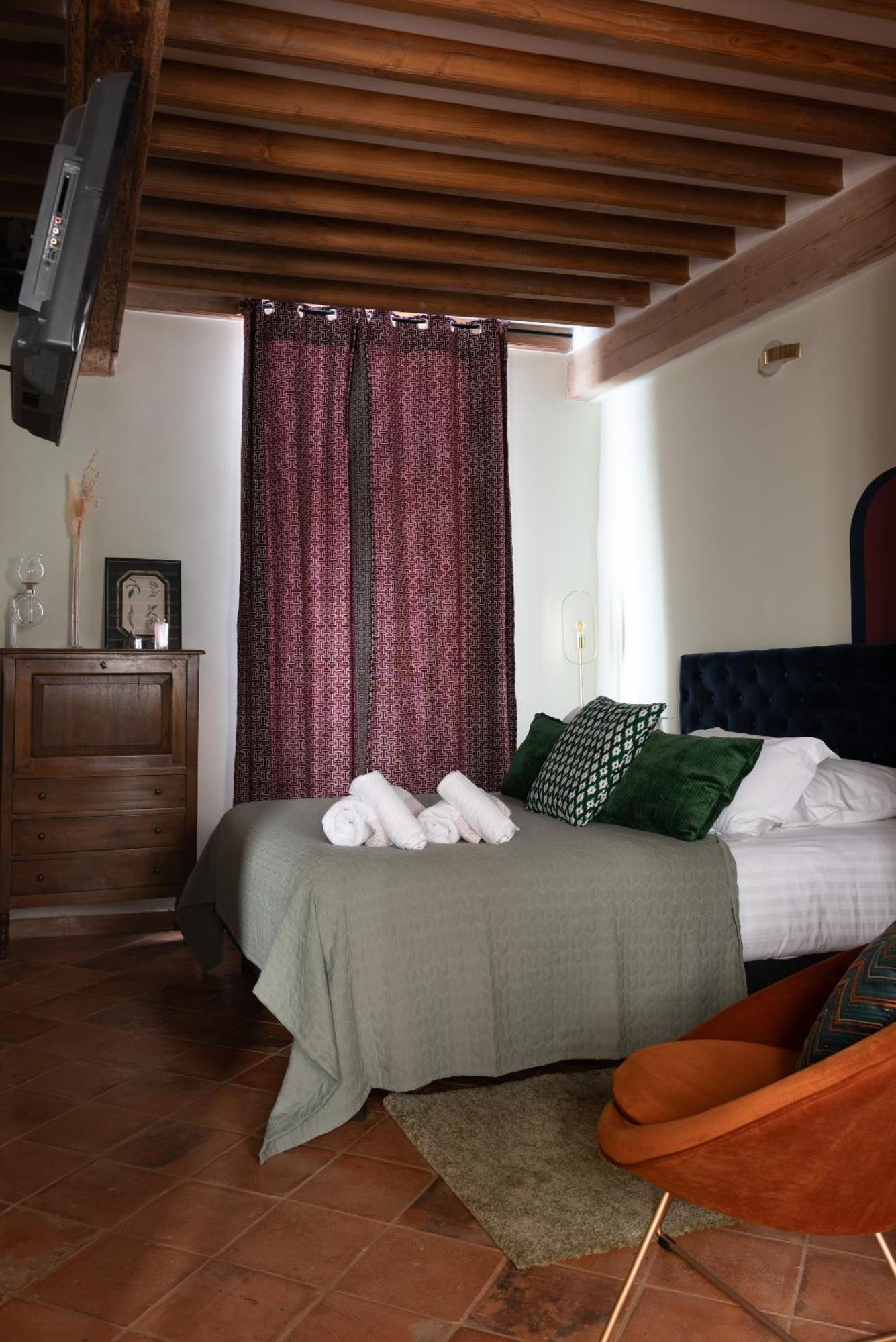 La Maison D'En Bas Des Seigneurs 쿠쿠론 객실 사진